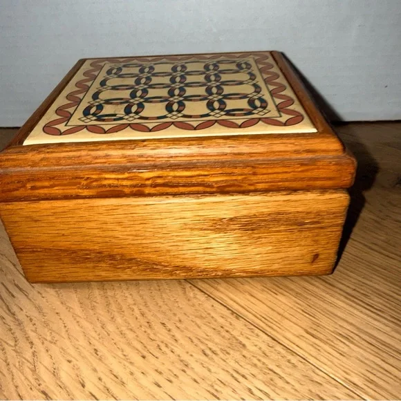 Wooden Jewelry Organizer with Double Wedding Quilt Design - Picture 3 of 14